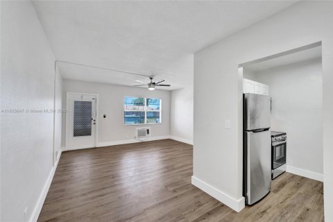 Condo in Fort Lauderdale, Florida, 1 bedroom  № 1796260 - photo 20