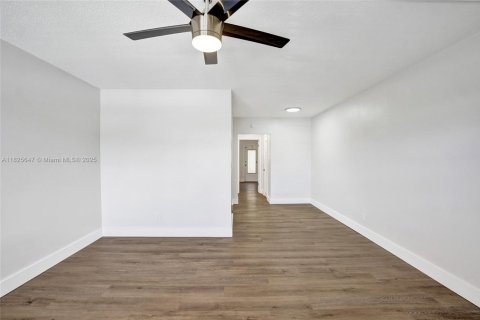 Condo in Fort Lauderdale, Florida, 1 bedroom  № 1796260 - photo 10