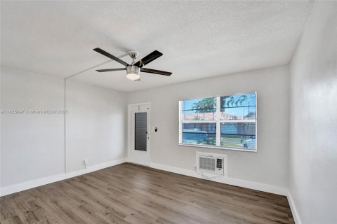 Condo in Fort Lauderdale, Florida, 1 bedroom  № 1796260 - photo 14