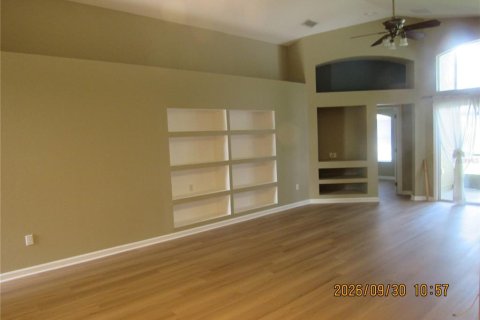 House in Clermont, Florida 3 bedrooms, 160.16 sq.m. № 2395977 - photo 7
