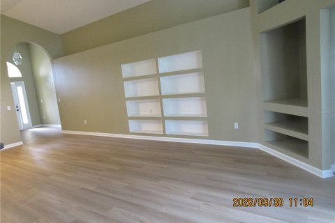 House in Clermont, Florida 3 bedrooms, 160.16 sq.m. № 2395977 - photo 9
