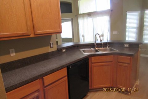 House in Clermont, Florida 3 bedrooms, 160.16 sq.m. № 2395977 - photo 5