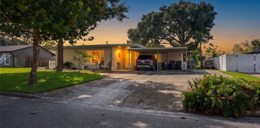 Villa ou maison à Orlando, Floride 4 chambres, 132.2 m2 № 2419547