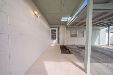 Villa ou maison à vendre à Orlando, Floride: 4 chambres, 132.2 m2 № 2419547 - photo 2