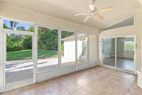 House in Hudson, Florida 3 bedrooms, 188.96 sq.m. № 2393383 - photo 8
