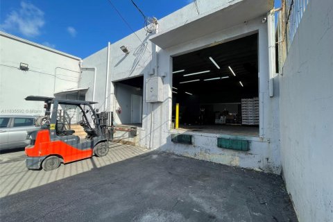 Immobilier commercial à vendre à Miami, Floride № 1832414 - photo 1
