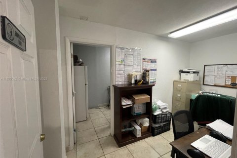 Immobilier commercial à vendre à Miami, Floride № 1832414 - photo 12