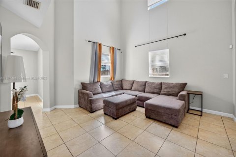 House in Homestead, Florida 3 bedrooms, 227.61 sq.m. № 1957067 - photo 7