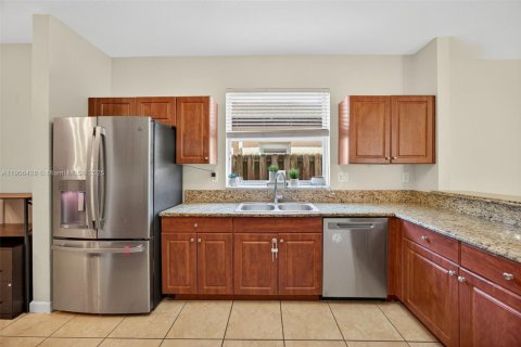 House in Homestead, Florida 3 bedrooms, 227.61 sq.m. № 1957067 - photo 14