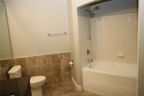 Condominio en alquiler en Lake Mary, Florida, 1 dormitorio, 77.76 m2 № 1826868 - foto 10