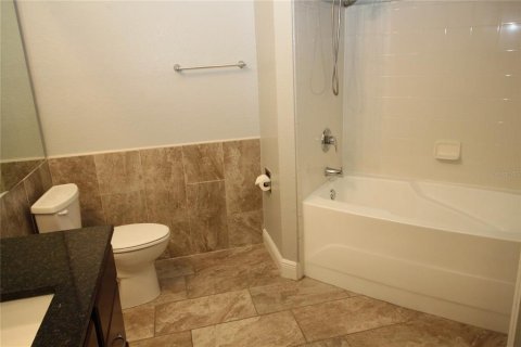 Condominio en alquiler en Lake Mary, Florida, 1 dormitorio, 77.76 m2 № 1826868 - foto 12