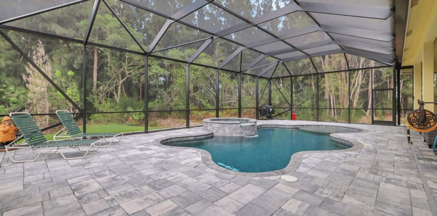 House in Fort Pierce, Florida 4 bedrooms, 232.72 sq.m. № 1180573