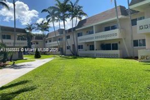 Condo in Palmetto Bay, Florida, 1 bedroom  № 1858624 - photo 2