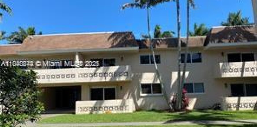 Condo in Palmetto Bay, Florida, 1 bedroom  № 1858624