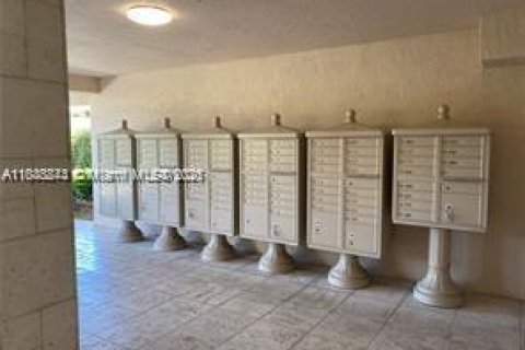 Condo in Palmetto Bay, Florida, 1 bedroom  № 1858624 - photo 10