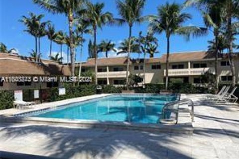 Condo in Palmetto Bay, Florida, 1 bedroom  № 1858624 - photo 11