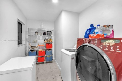 Villa ou maison à vendre à Miramar, Floride: 4 chambres, 125.42 m2 № 1966736 - photo 12