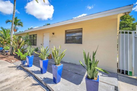 Villa ou maison à vendre à Miramar, Floride: 4 chambres, 125.42 m2 № 1966736 - photo 1