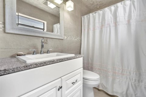 Villa ou maison à vendre à Miramar, Floride: 4 chambres, 125.42 m2 № 1966736 - photo 7