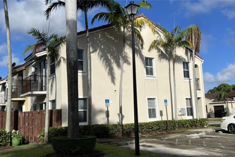 Adosado en alquiler en Miami, Florida, 4 dormitorios, 198.63 m2 № 2007840 - foto 3