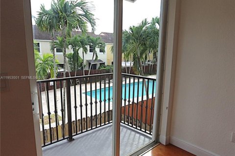 Adosado en alquiler en Miami, Florida, 4 dormitorios, 198.63 m2 № 2007840 - foto 27