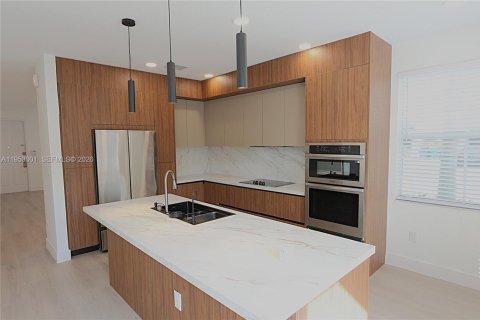 Adosado en alquiler en Miami, Florida, 4 dormitorios, 198.63 m2 № 2007840 - foto 10