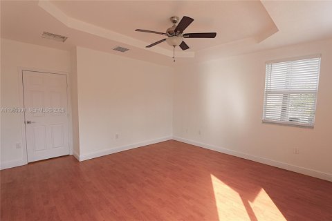 Adosado en alquiler en Miami, Florida, 4 dormitorios, 198.63 m2 № 2007840 - foto 25