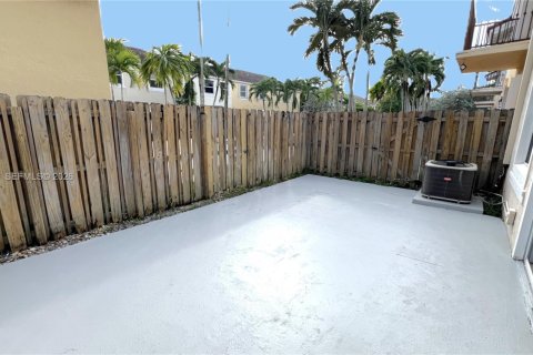 Adosado en alquiler en Miami, Florida, 4 dormitorios, 198.63 m2 № 2007840 - foto 15