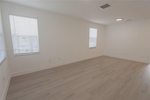 Adosado en alquiler en Miami, Florida, 4 dormitorios, 198.63 m2 № 2007840 - foto 6