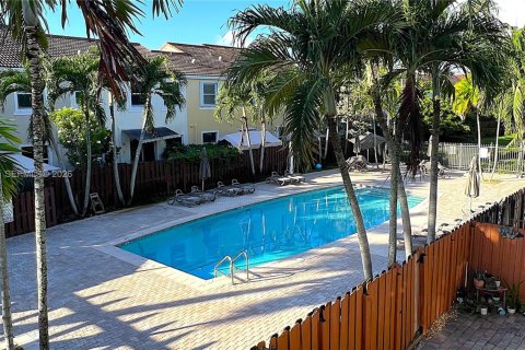 Adosado en alquiler en Miami, Florida, 4 dormitorios, 198.63 m2 № 2007840 - foto 28