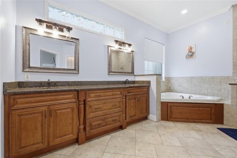 House in High Springs, Florida 4 bedrooms, 195.37 sq.m. № 2101691 - photo 14