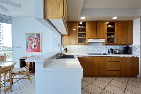 Condo in Aventura, Florida, 2 bedrooms № 1944457 - photo 18