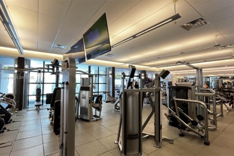 Condo in Aventura, Florida, 2 bedrooms № 1944457 - photo 10