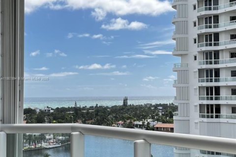 Condo in Aventura, Florida, 2 bedrooms № 1944457 - photo 26