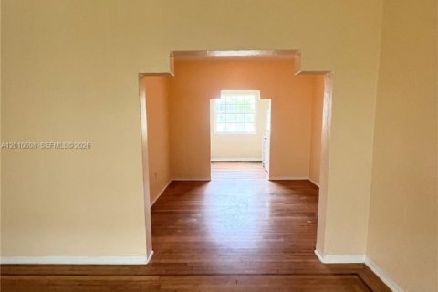 Condo in Miami Beach, Florida, 1 bedroom  № 2091002 - photo 6
