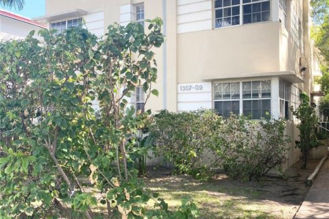 Condo in Miami Beach, Florida, 1 bedroom  № 2091002