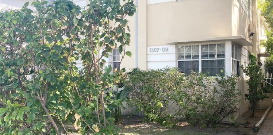Condo in Miami Beach, Florida, 1 bedroom  № 2091002