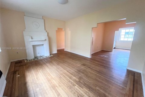 Condo in Miami Beach, Florida, 1 bedroom  № 2091002 - photo 3
