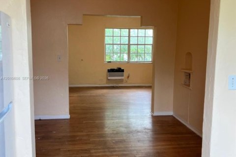 Condo in Miami Beach, Florida, 1 bedroom  № 2091002 - photo 7