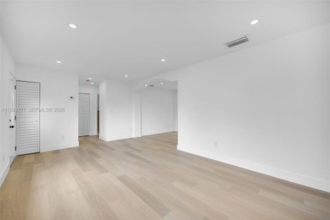 House in Miami Gardens, Florida 2 bedrooms, 80.55 sq.m. № 2030617 - photo 14