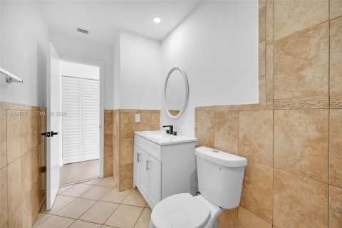 House in Miami Gardens, Florida 2 bedrooms, 80.55 sq.m. № 2030617 - photo 12