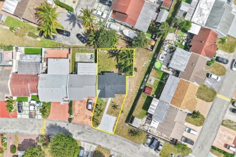 House in Miami Gardens, Florida 2 bedrooms, 80.55 sq.m. № 2030617 - photo 5