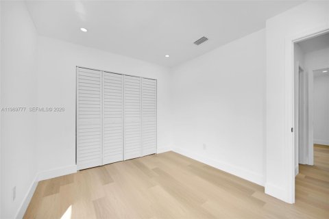 House in Miami Gardens, Florida 2 bedrooms, 80.55 sq.m. № 2030617 - photo 15