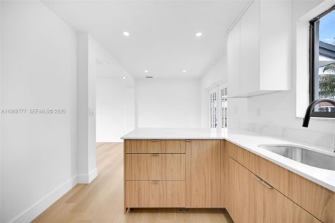 House in Miami Gardens, Florida 2 bedrooms, 80.55 sq.m. № 2030617 - photo 17