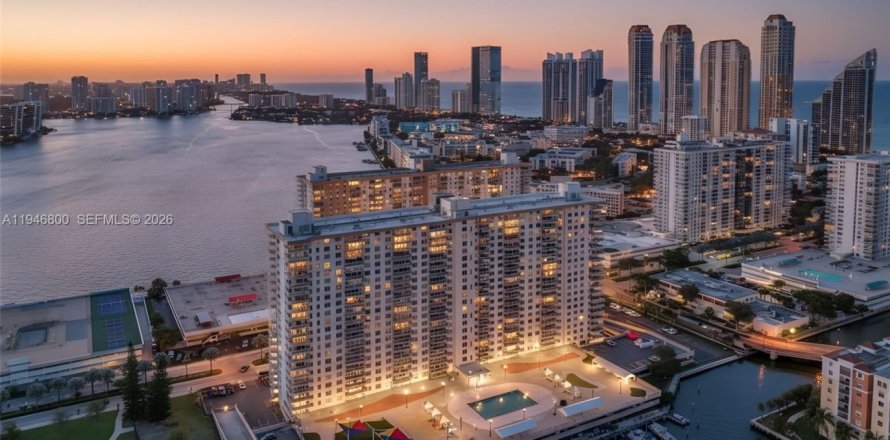 Кондоминиум с 2 спальнями в Санни-Айлс-Бич, Флорида № 2006900