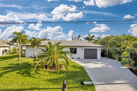 House in Port Charlotte, Florida 2 bedrooms, 98.29 sq.m. № 1882810 - photo 24