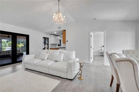 House in Port Charlotte, Florida 2 bedrooms, 98.29 sq.m. № 1882810 - photo 29