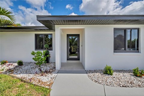 House in Port Charlotte, Florida 2 bedrooms, 98.29 sq.m. № 1882810 - photo 26