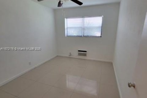 Снять в аренду кондоминиум в Холливуд, Флорида 1 спальня, 40.88м2, № 1920341 - фото 9