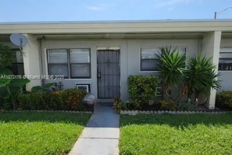 Снять в аренду кондоминиум в Холливуд, Флорида 1 спальня, 40.88м2, № 1920341 - фото 3